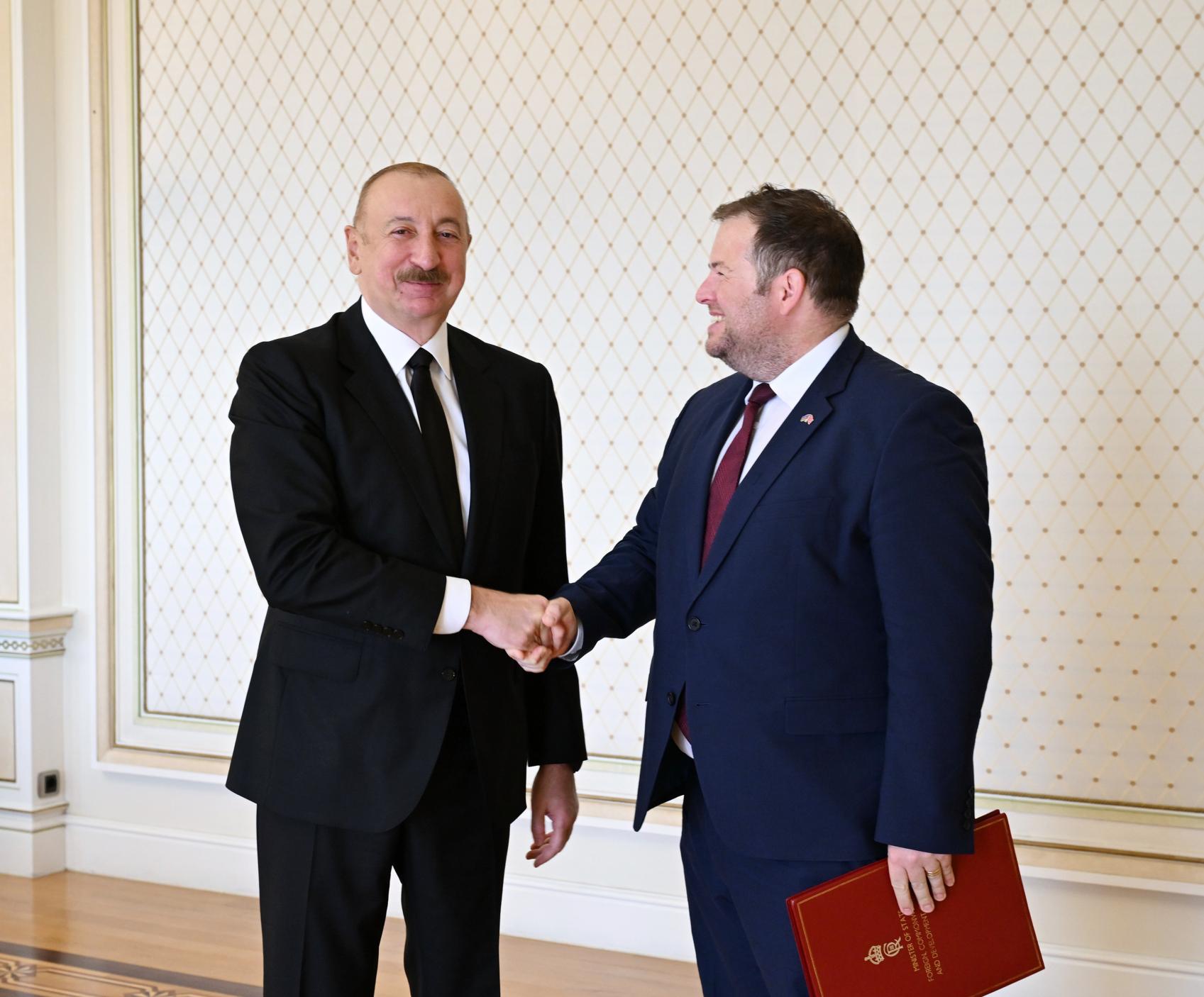 Президент Ильхам Алиев принял госминистра Великобритании