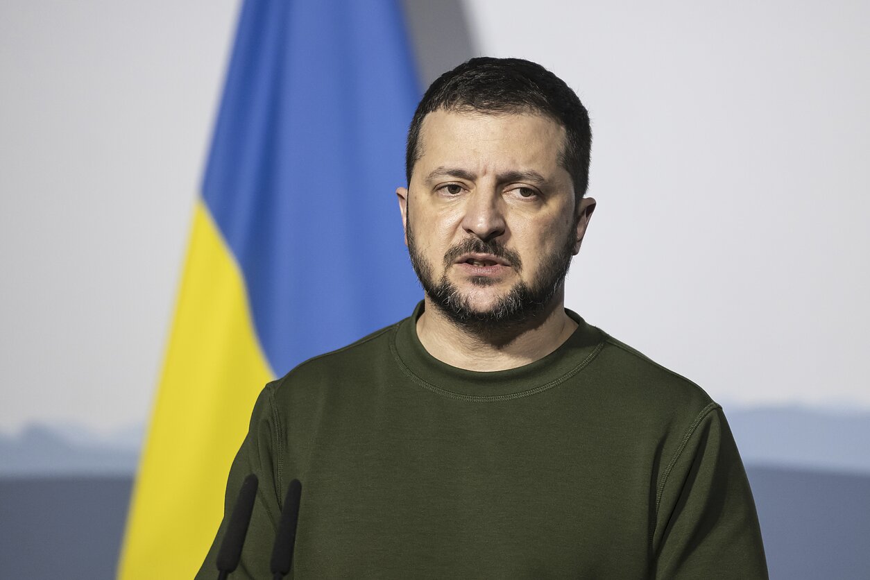 Украина может мобилизовать до 27 тыс. человек в месяц - Зеленский