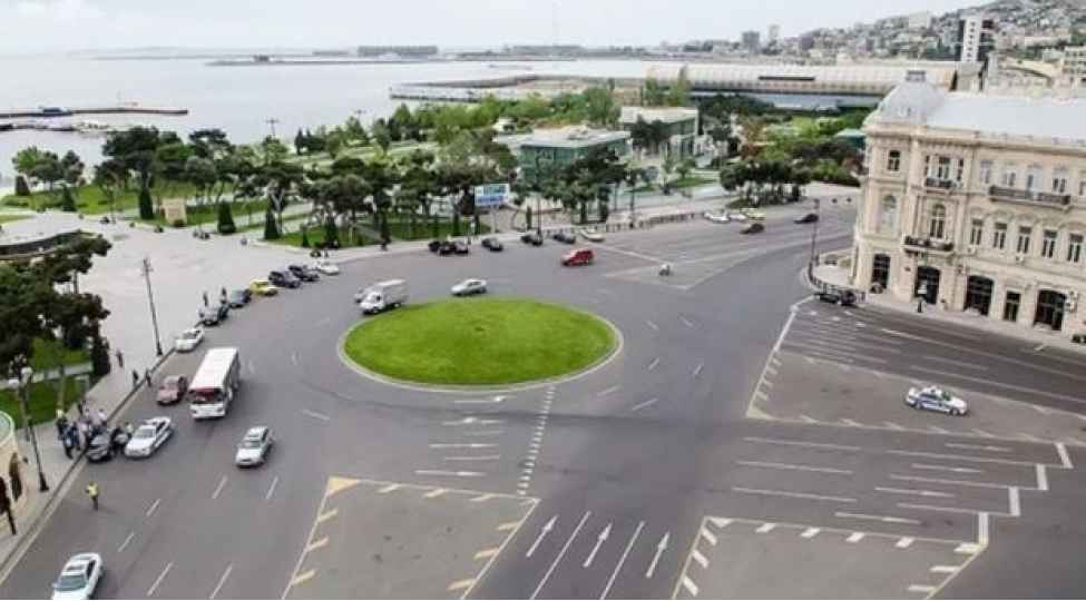 Основные дороги Баку вновь открыты