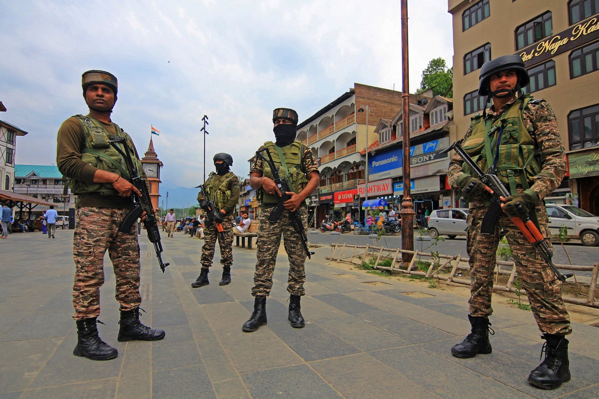 Pakistanın cavabından şoka düşən Hindistan vasitəçilərlə gərginliyi azaltmağa çağırıb