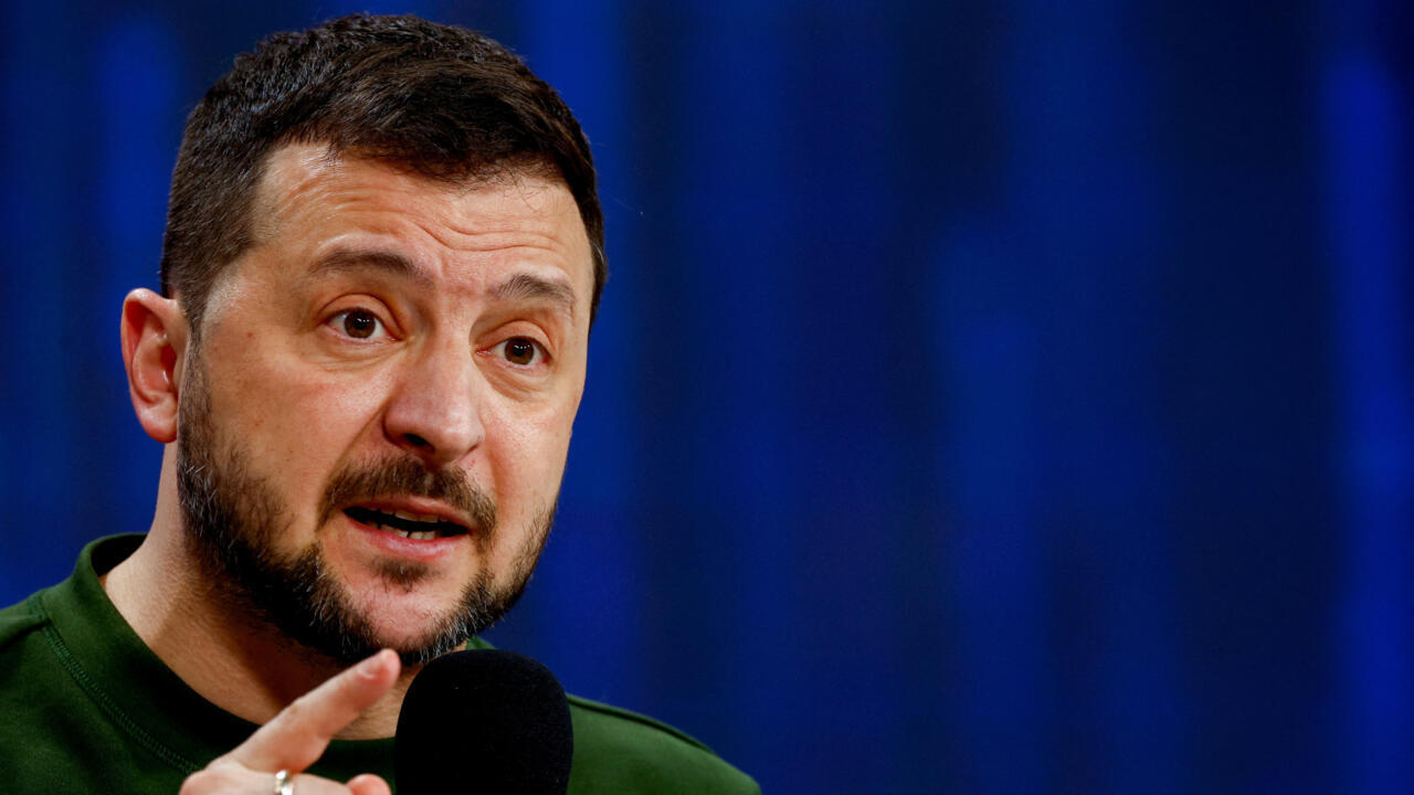 В Раде заявили об отказе Зеленского от поездки в США