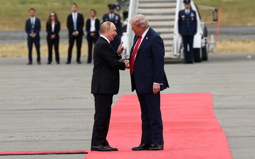 Путин и Трамп встретились в Анкоридже перед саммитом