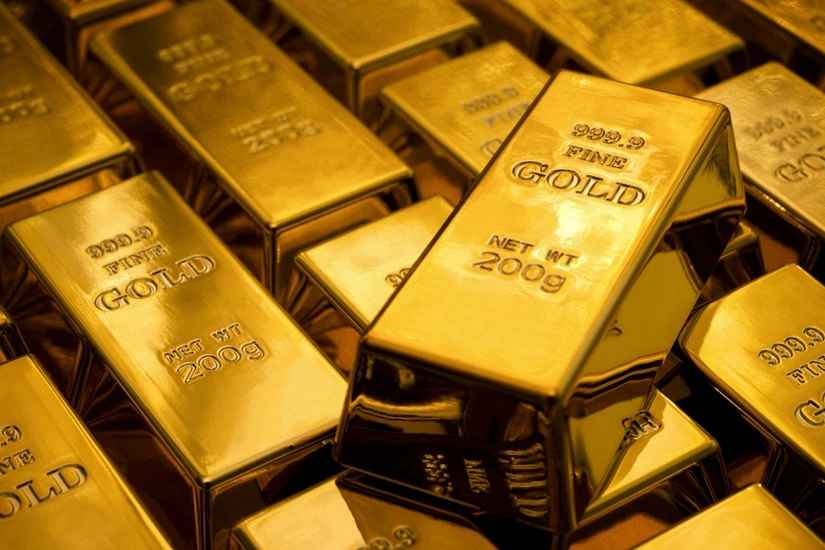 Золото подешевело