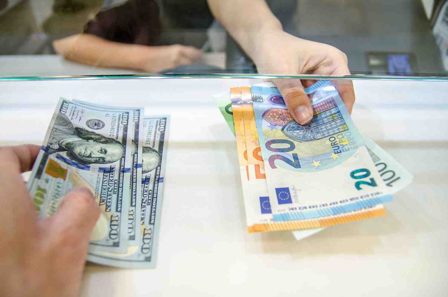 Azərbaycan Mərkəzi Bankının iyunun 17-nə valyuta məzənnələri