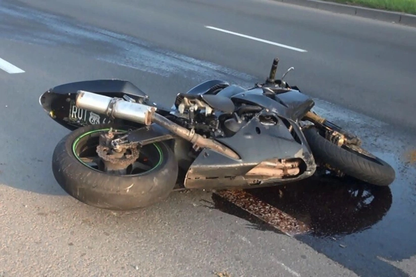 В Баку погиб 20-летний россиянин при столкновении мотоцикла с грузовиком