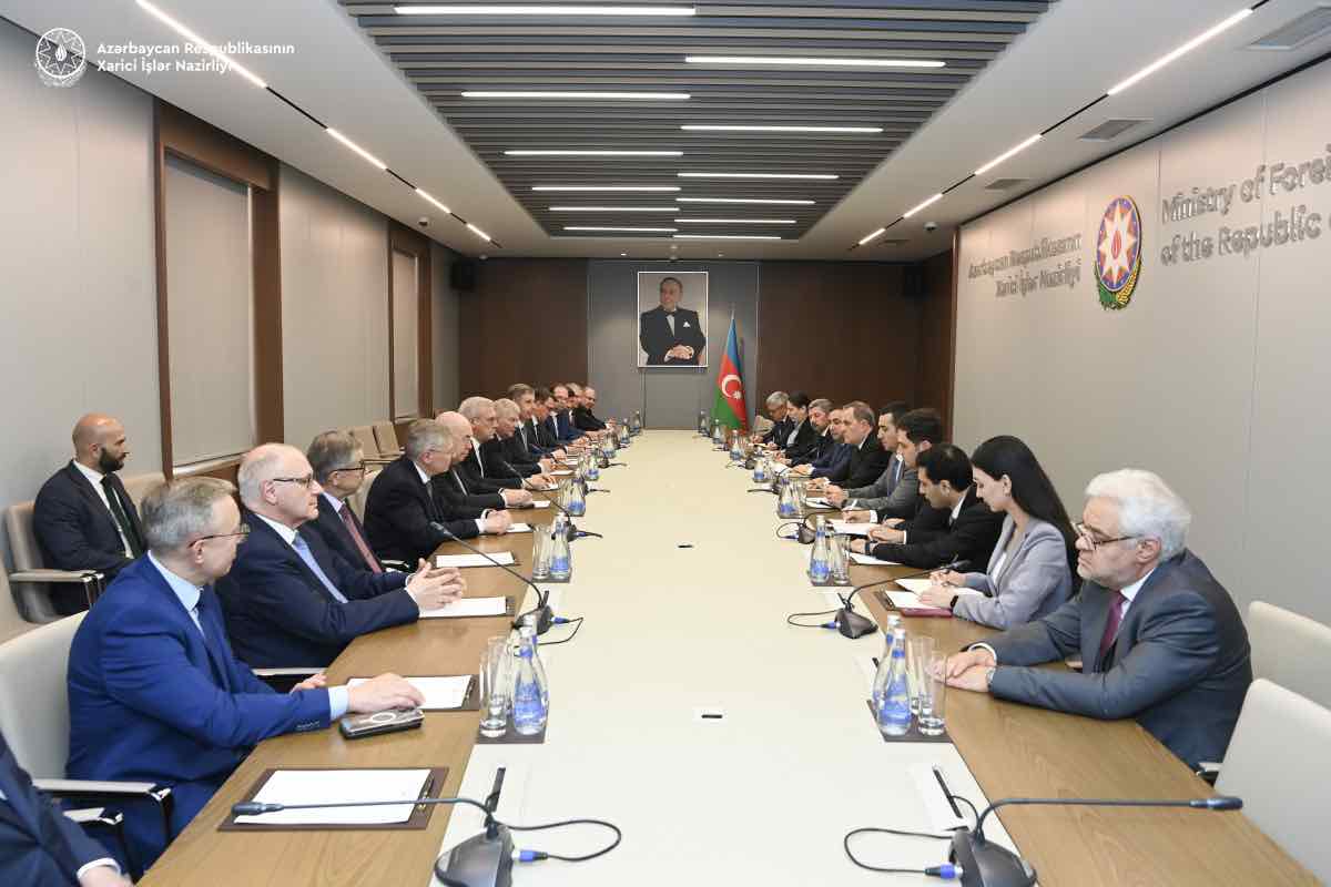 Azərbaycan və Rusiya arasında ikitərəfli münasibətlər müzakirə olunub