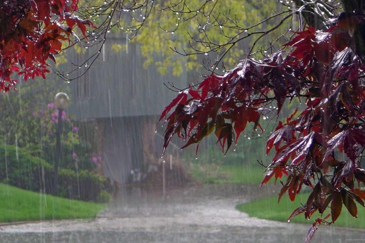 Bir sıra ərazilərə leysan, dağlıq ərazilərə qar yağıb