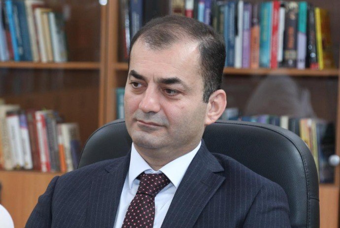 AMB-nin sədrinin müşaviri vəzifəsindən azad edilib